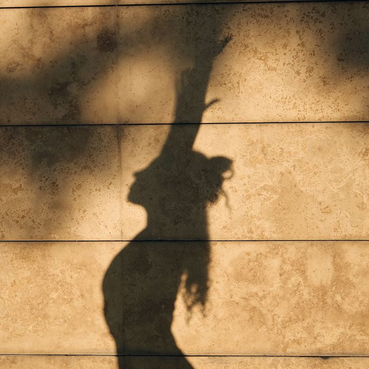 ombre d'une femme