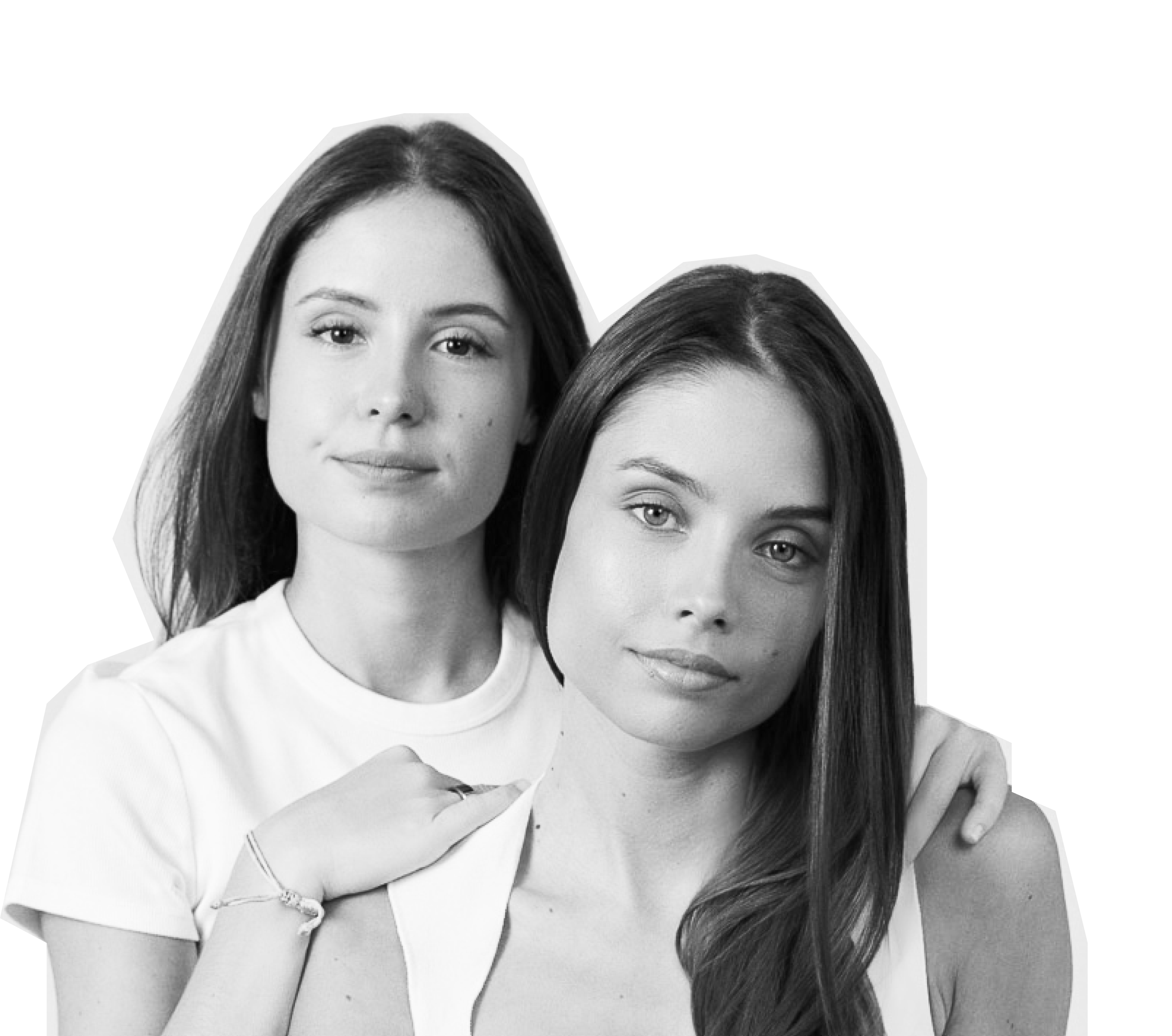 deux femmes qui posent